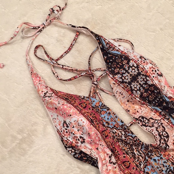 L*Space Pamela plunging keyhole cheeky one piece - Picture 6 of 8